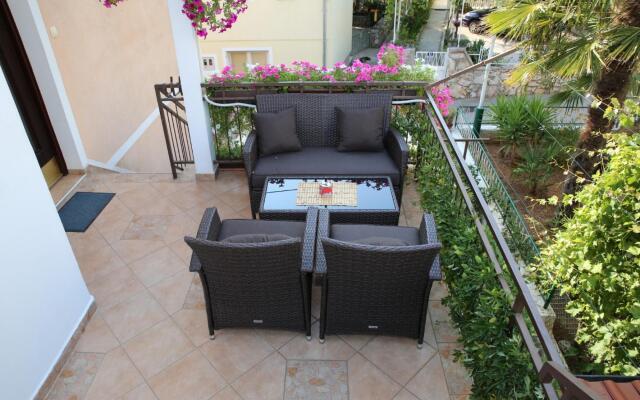 Zdenka - cosy apartments for 2-3 person - A2A(2+1)