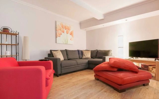 1 Bedroom Georgian Flat In New Town
