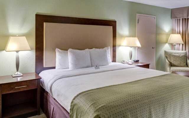 Clarion Inn & Suites Conference Center