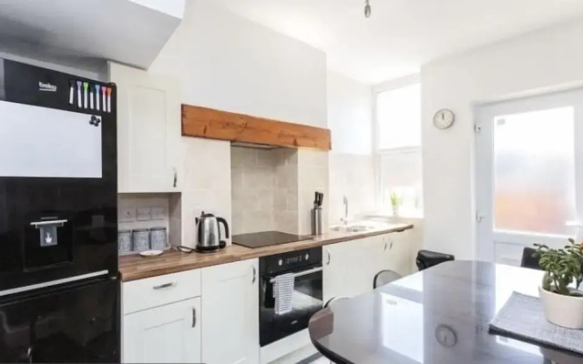 Blackpool Abode - Aurora