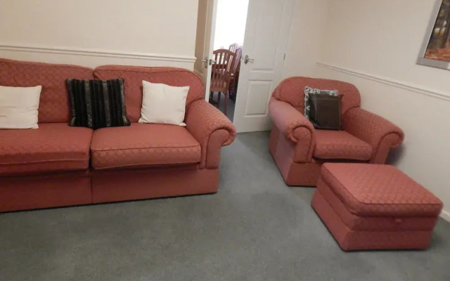 Cherry Palace 3 BD Parking Spaces groups