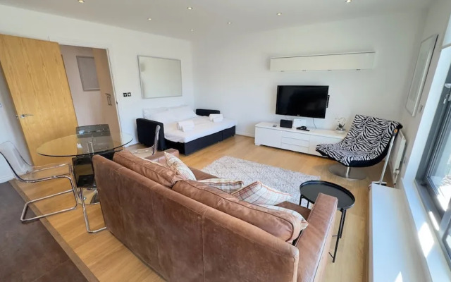 Oval House Retreat in Camden Town