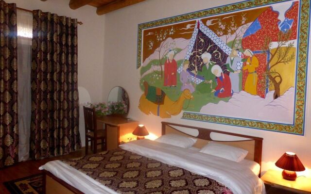 Hovli Poyon Hotel