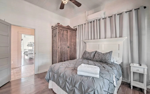 Charming 100-year-old Home < 1 Mi to Downtown
