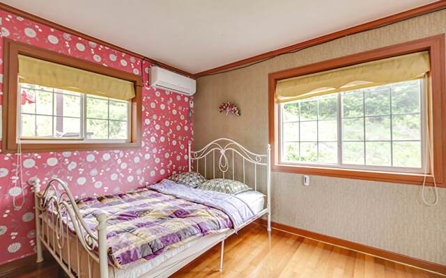 Yangpyeong Let's Go Valley Pension