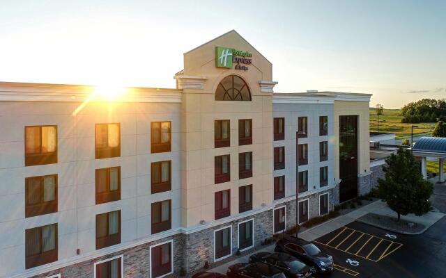 Holiday Inn Express Hotel & Suites Batavia - Darien Lake, an IHG Hotel