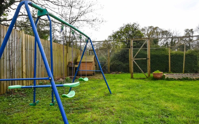 Rural Family Home, 5 Minutes From Clifton Village