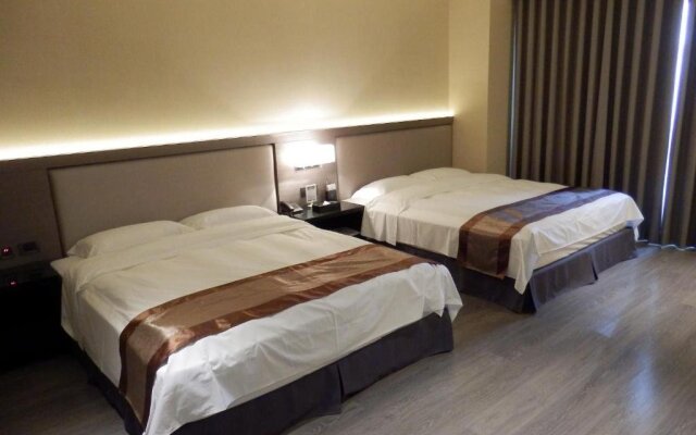 Grand Crystal Hotel