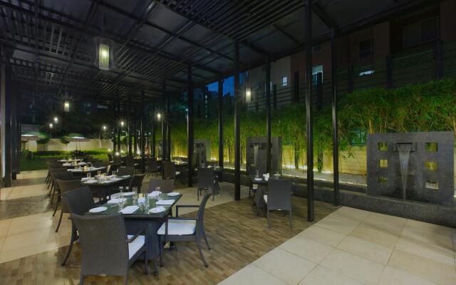 Four Points by Sheraton Hotel & Serviced Apartments, Pune