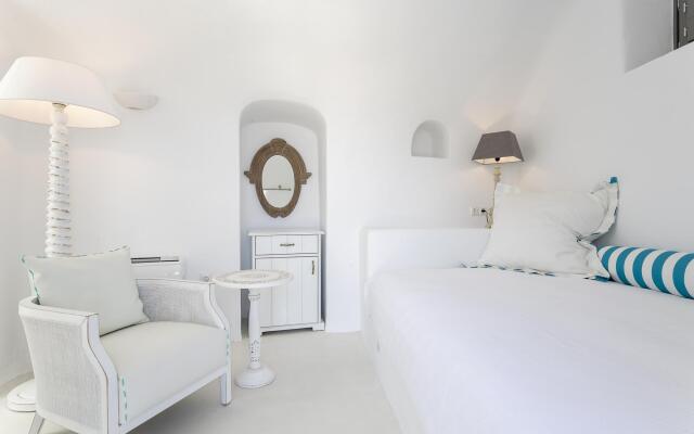 Luxury Villa in Santorini!