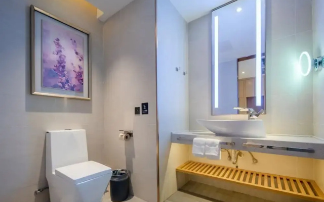 Echarm International  Guangzhou Baiyun International Airport Huadu Plaza Branch - Free Deliver Service to Guangzhou Baiyun International Airport & Free Deliver Service to Canton Fair Complex During Canton Fair Period