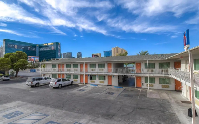 Tropicana Stays By Townhouse