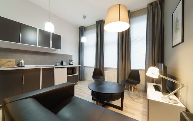 1 Night In Poznan - Matejki Apartments