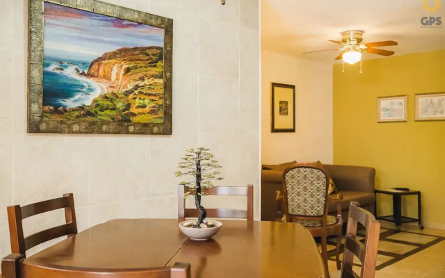 Meson del Capitan Apartments
