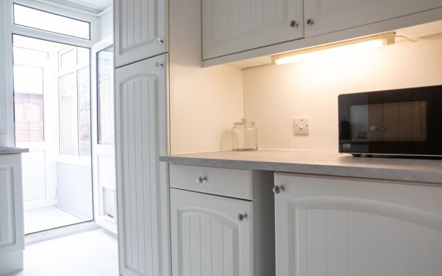 Impeccable 2-bed Home Close to City Centre!!