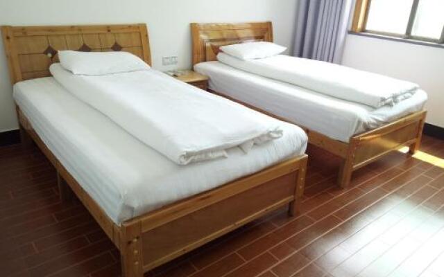 Wuyuan Shicheng Lingyan Inn