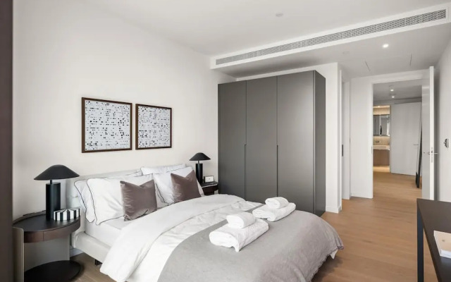 Luxury two Bedroom Apartment in East London s Docklands