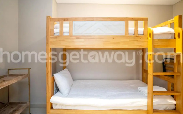 Homesgetaway-3BR Apt. in Downtown Views