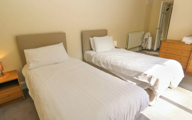Highwood Lodge