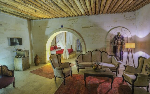 Kalsedon Cave Suites