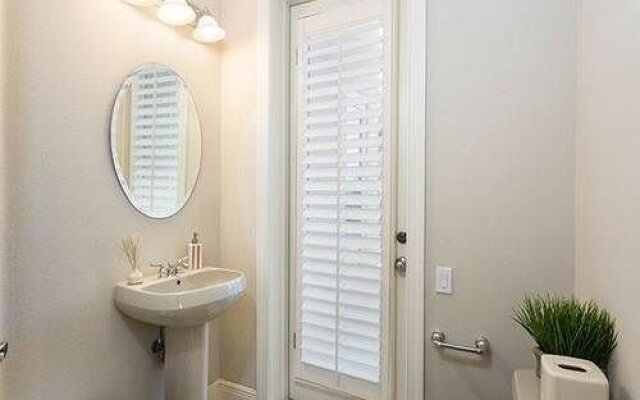 Sea Winds Beach Home by RedAwning