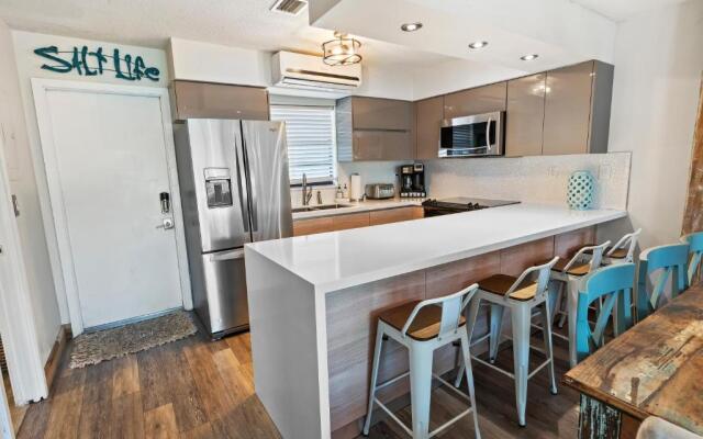 C-VOTED REMODELED UNIT! KAYAKs, MARINA,
