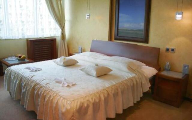 Panorama City Inn
