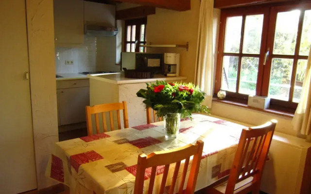 Cosy and Snug Holiday Home With Joint Swimming Pool