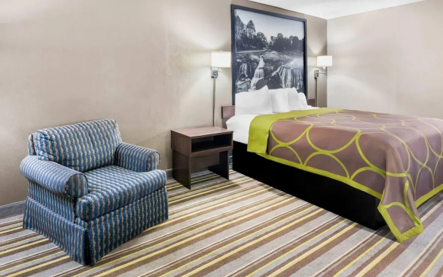 Super 8 Motel - Columbia