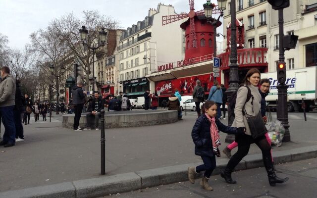 Studio in Paris, With Wonderful City View and Wifi