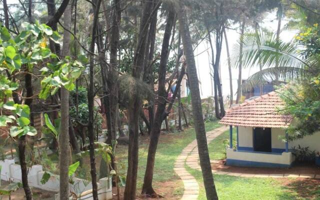 Hotel Dhuni Resorts goa