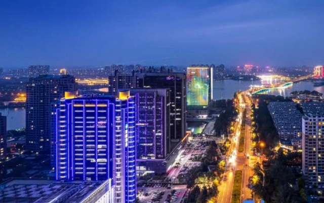 HanTing Hotel (Binzhou Bohai Shibalu IFC Shopping Center)