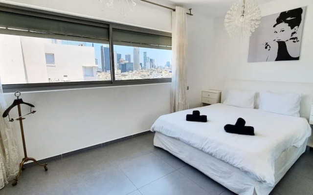 2BDR Roof Top Sea View Neve Tsedek TL56