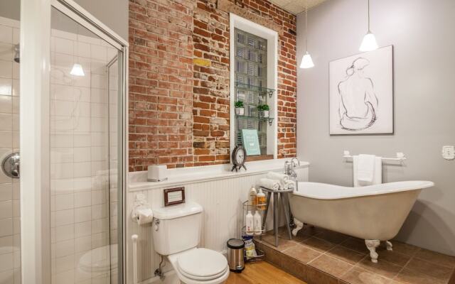 Elegant Loft-style Retreat in Old Firehouse Alley