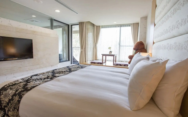 Tai Yi Red Maple Resort