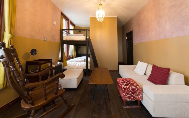 Little Barrel Guest House - Hostel