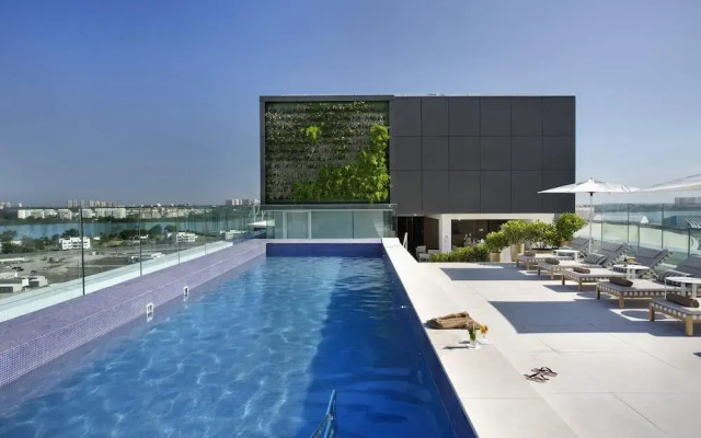 Venit + Mio Barra Hotel