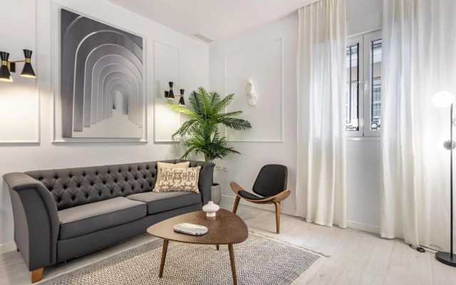 Central stylish and elegant 1 & 2 BR apartment II