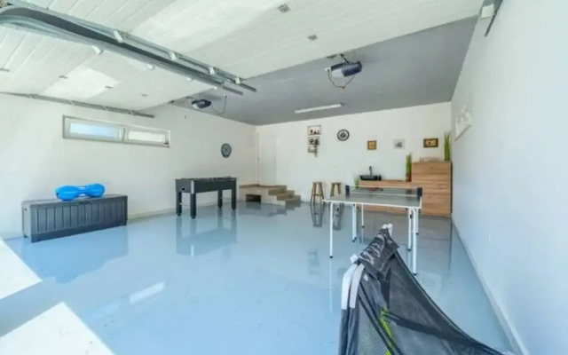 Villa Dreamin With Heated Pool & Hot Tub