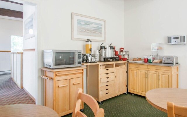 Coastal Inn by OYO Lincoln City - Oregon Coast Hwy