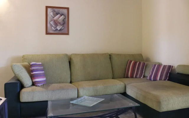 Rustic 1-bed Bungalow in Parque Holandés