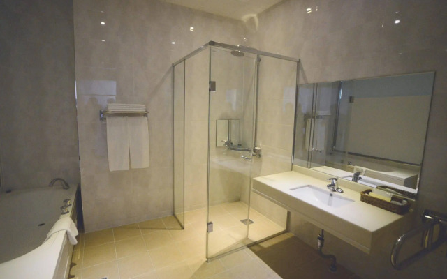 U Castle Hotel