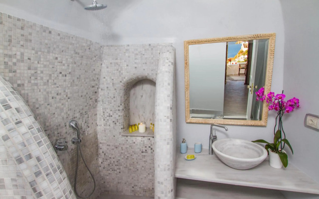Oia Mare Villas
