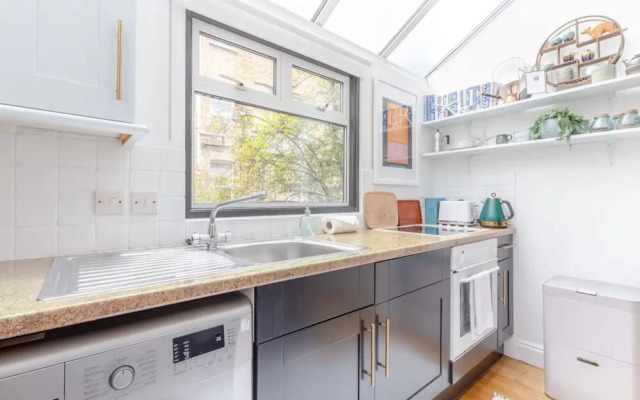 Cosy 1 Bedroom Apartment in West Kensington