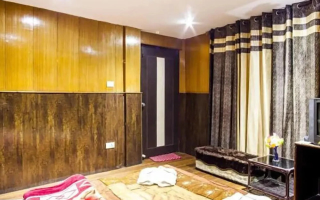 Hotel Shanti Palace