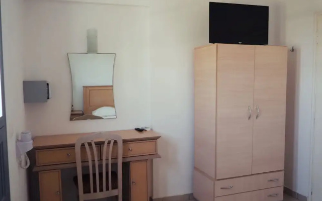 Leon Lux Apartments