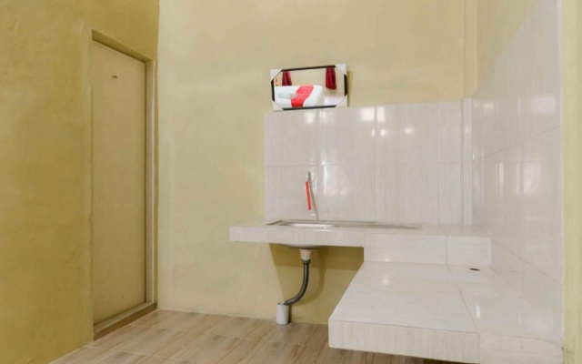RedDoorz near Bukit Kubu Berastagi – Guest Rooms – Berastagi