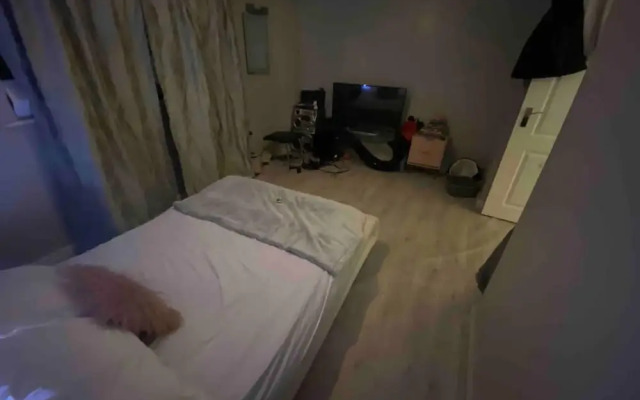 Stunning Apartment In Smethwick, West Midlands