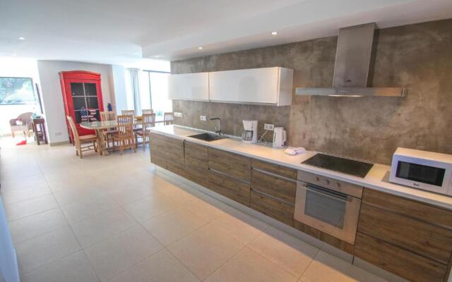 Laja - panoramic hillside holiday house in Moraira