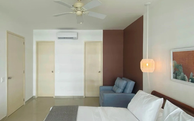 w Impeccable 2BR w Charming Balcony in CTG